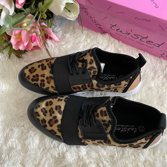 leopard print tennis shoes